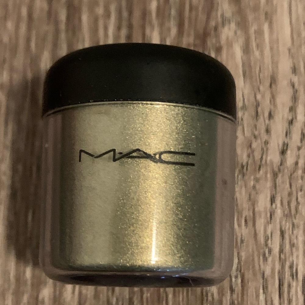 Mac Golden Olive pigment